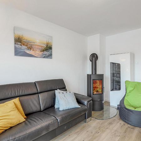 Nice Home In Tossens With Kitchen Buitenkant foto