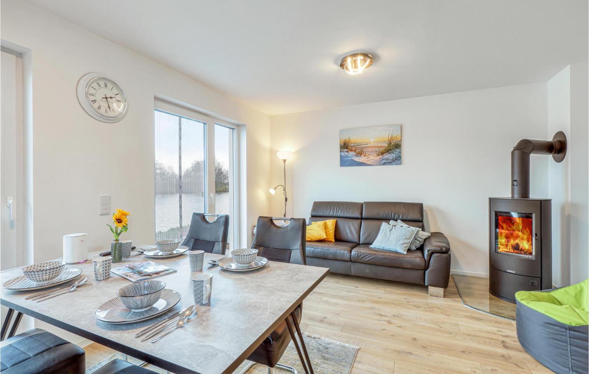 Nice Home In Tossens With Kitchen Buitenkant foto